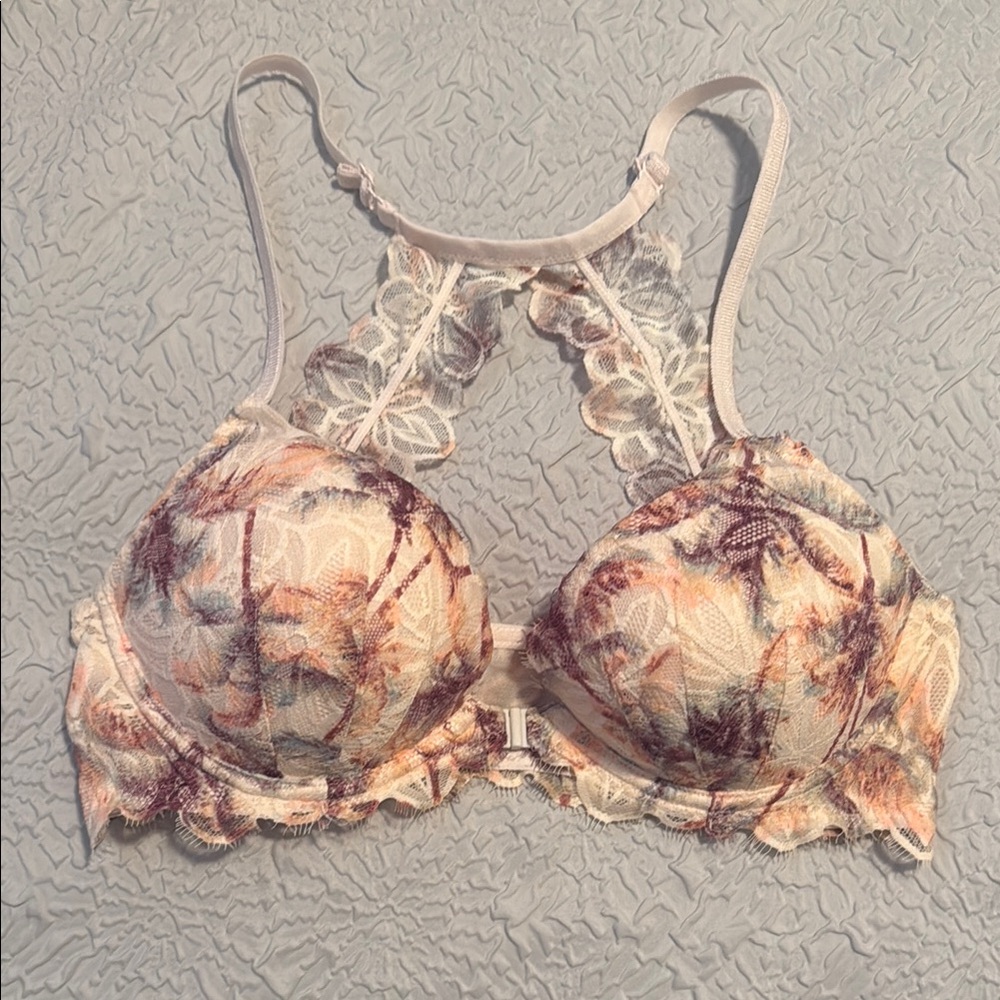 New with tags PINK Victoria’s Secret Floral Lace Women's Bra